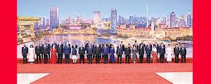 习近平和彭丽媛为出席2025年上海合作组织峰会的国际贵宾举行欢迎宴会