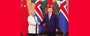 习近平会见冰岛总统托马斯多蒂尔 